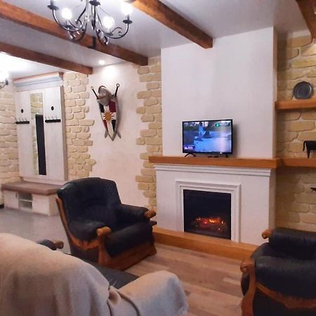 Гетьманські Палати , Старе Місто, 2 Спальні, Балкон-Тераса , 85 М Кв คาเมียเนตส์-โปดิลสกี ภายนอก รูปภาพ