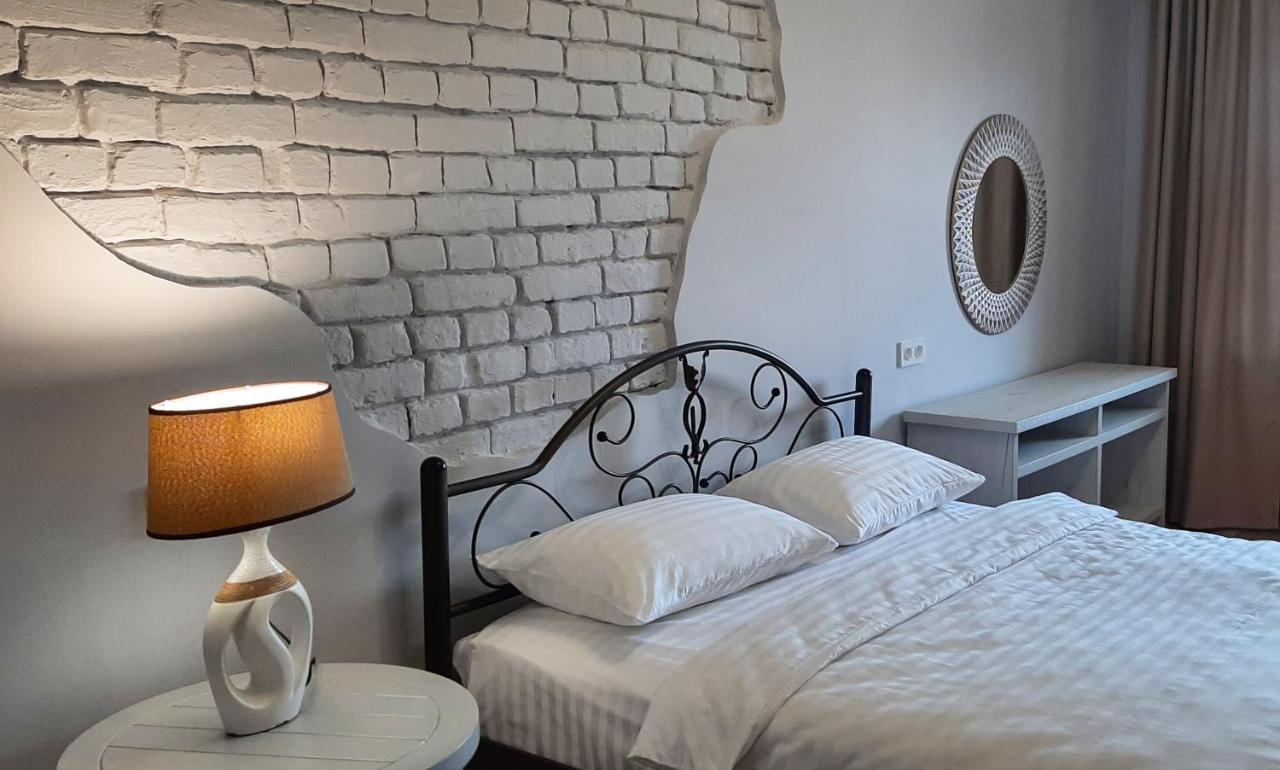 Гетьманські Палати , Старе Місто, 2 Спальні, Балкон-Тераса , 85 М Кв คาเมียเนตส์-โปดิลสกี ภายนอก รูปภาพ