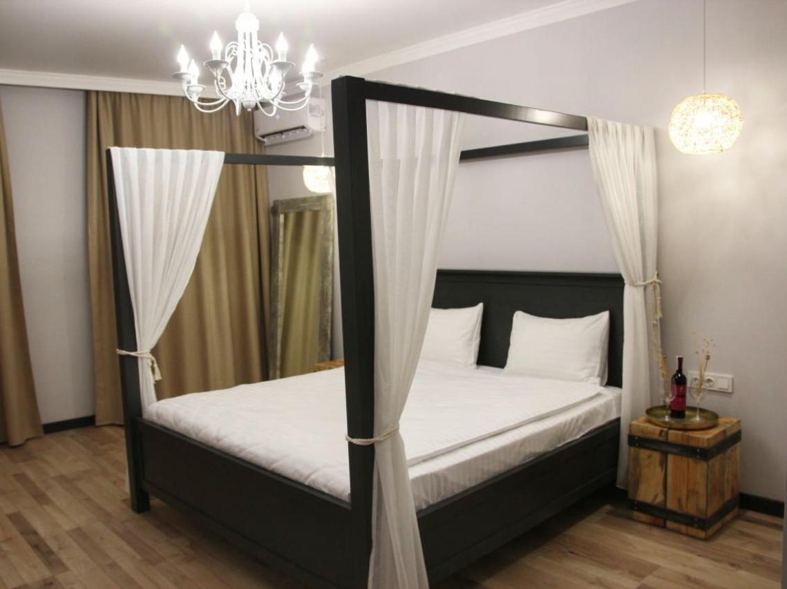 Гетьманські Палати , Старе Місто, 2 Спальні, Балкон-Тераса , 85 М Кв คาเมียเนตส์-โปดิลสกี ภายนอก รูปภาพ